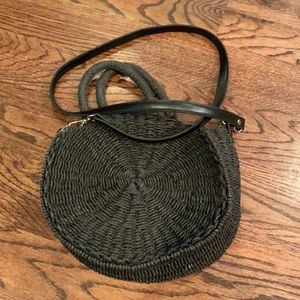 Crossbody bag circle black gray straw